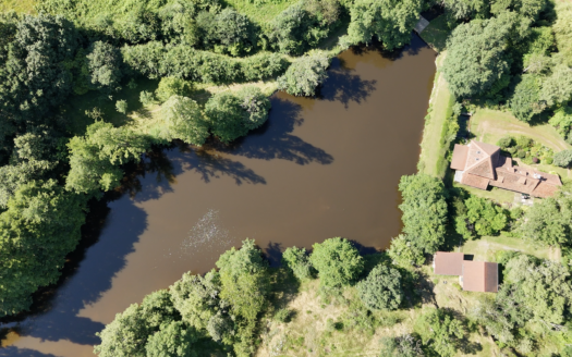 Ancien moulin sur 2 hectares avec étang