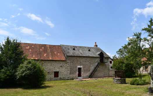 Fermette de plain pied avec jolie vue