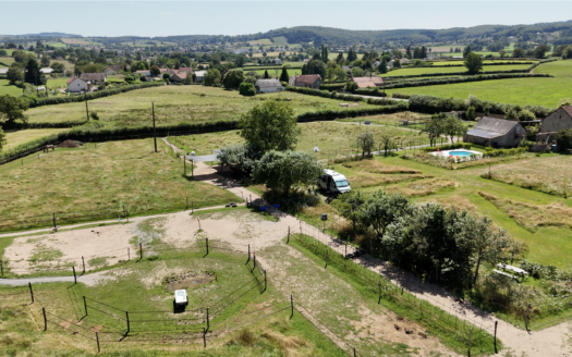 Ensemble immobilier sur 1,4 hectares