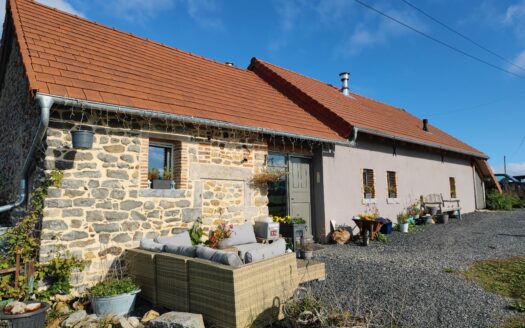 Magnifique longère sur 1 hectare