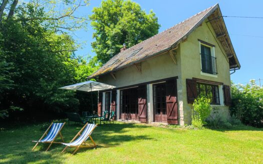 Propriété avec deux maisons et son parc arboré
