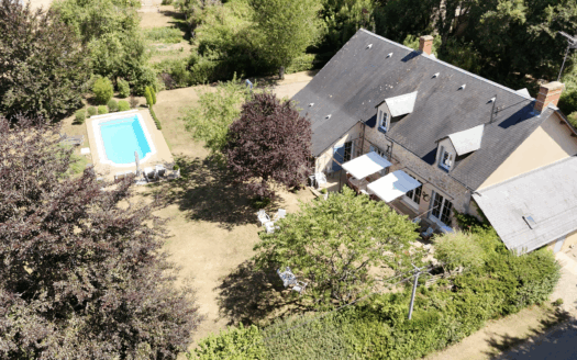 Spacieuse maison rénovée avec piscine