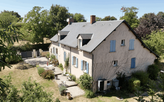 Spacieuse maison rénovée avec piscine