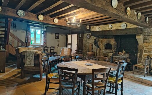 Longère à rénover sur près d’un hectare