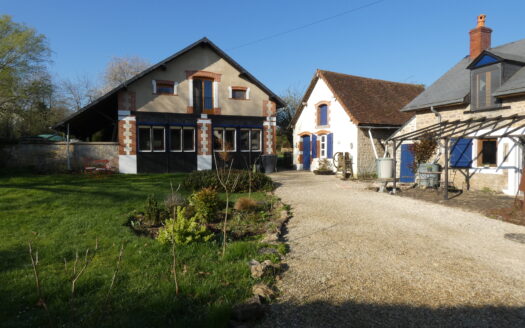 Maison spacieuse et lumineuse avec gîte et dépendances