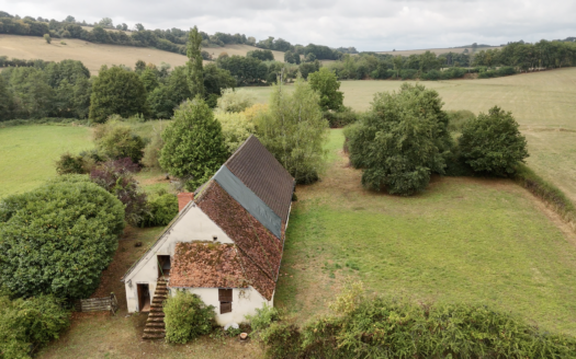 Longère à rénover sur près d’un hectare