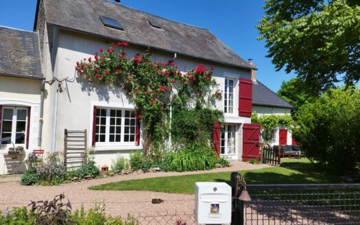 Propriété avec deux maisons et un gîte sur 7000m2 de jardin