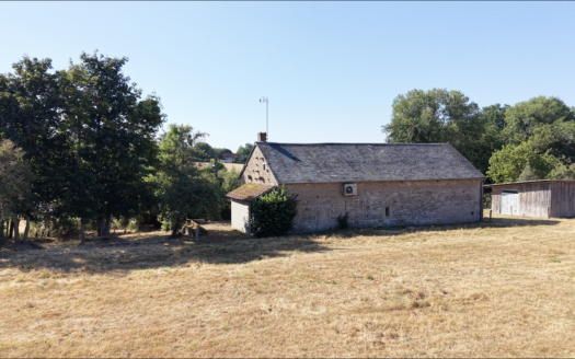 Longère authentique avec grand terrain