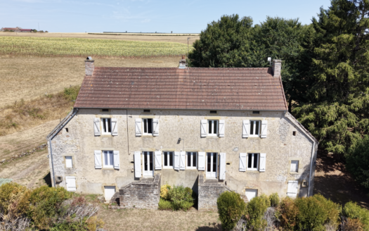 Grande maison de campagne